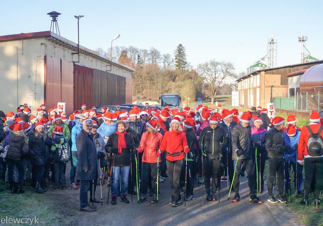 Grafika 1: V Mikołajkowe Nordic Walking Nowa Wieś Lęborska 2017, Światowy Dzień Marszu bez rywalizacji World Walking Day