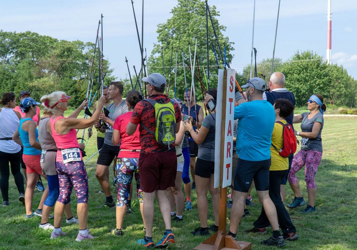 Grafika 1: Puchar Korony Maratonu Ekologicznego w Nordic Walking (NW) - Edycja I Start z Lędziechowo