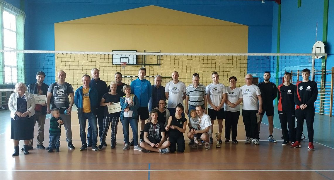 Grafika 1: Relacja i wyniki Wiosennego Turnieju Piłki Siatkowej w Łebieniu