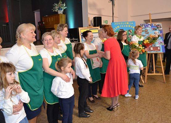 Grafika 25: KGW Arkana z Cewic - zwycięzcą Gminno - Powiatowego Turnieju Kół Gospodyń Wiejskich