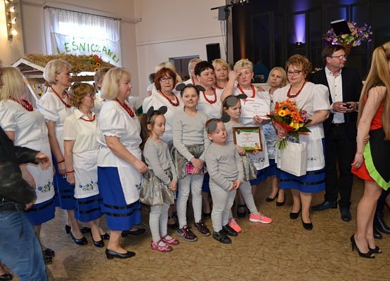 Grafika 18: KGW Arkana z Cewic - zwycięzcą Gminno - Powiatowego Turnieju Kół Gospodyń Wiejskich