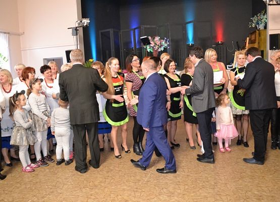 Grafika 153: KGW Arkana z Cewic - zwycięzcą Gminno - Powiatowego Turnieju Kół Gospodyń Wiejskich
