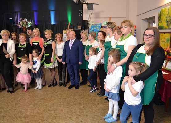 Grafika 163: KGW Arkana z Cewic - zwycięzcą Gminno - Powiatowego Turnieju Kół Gospodyń Wiejskich