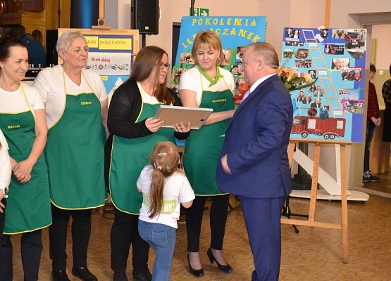 Grafika 33: KGW Arkana z Cewic - zwycięzcą Gminno - Powiatowego Turnieju Kół Gospodyń Wiejskich