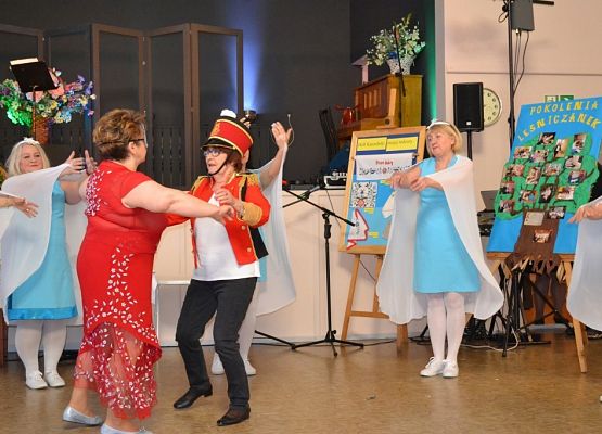 Grafika 38: KGW Arkana z Cewic - zwycięzcą Gminno - Powiatowego Turnieju Kół Gospodyń Wiejskich