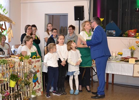 Grafika 54: KGW Arkana z Cewic - zwycięzcą Gminno - Powiatowego Turnieju Kół Gospodyń Wiejskich