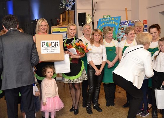 Grafika 95: KGW Arkana z Cewic - zwycięzcą Gminno - Powiatowego Turnieju Kół Gospodyń Wiejskich