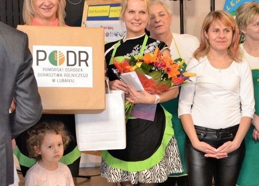 Grafika 129: KGW Arkana z Cewic - zwycięzcą Gminno - Powiatowego Turnieju Kół Gospodyń Wiejskich