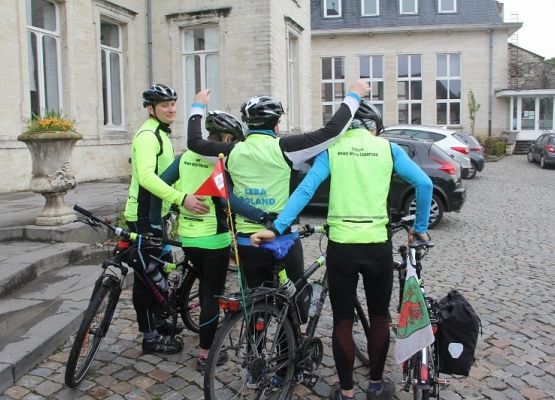 Grafika 21: Rowerzyści dojechali do JODOIGNE! Odwiedziny także w Parlamencie Europejskim