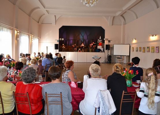 Grafika 3: Dzień Matki w Gminnym Ośrodku Kultury