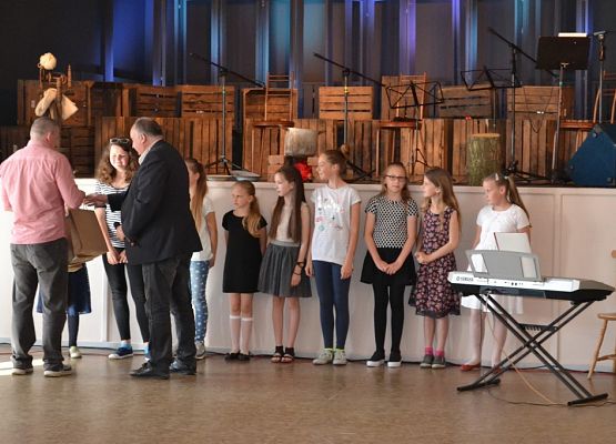 Grafika 24: Dzień Matki w Gminnym Ośrodku Kultury