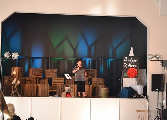 Grafika 12: Dzień Matki w Gminnym Ośrodku Kultury