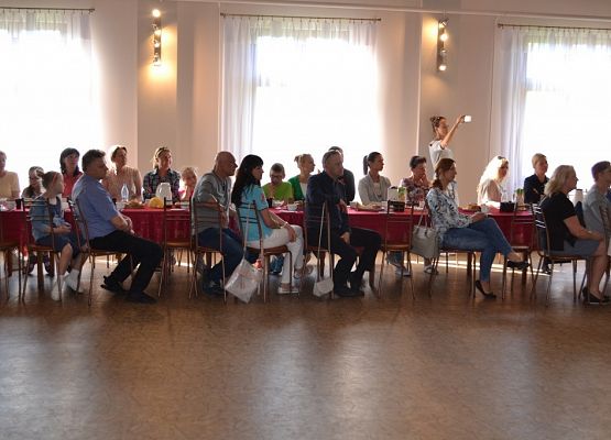 Grafika 15: Dzień Matki w Gminnym Ośrodku Kultury