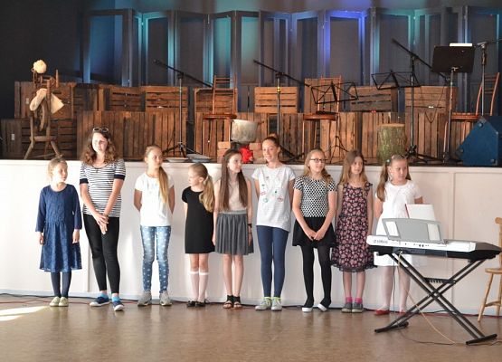 Grafika 14: Dzień Matki w Gminnym Ośrodku Kultury