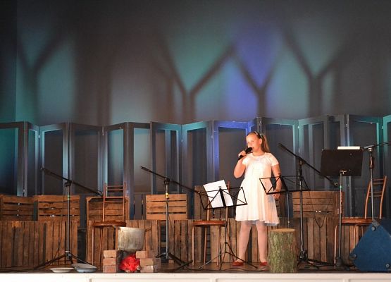 Grafika 18: Dzień Matki w Gminnym Ośrodku Kultury