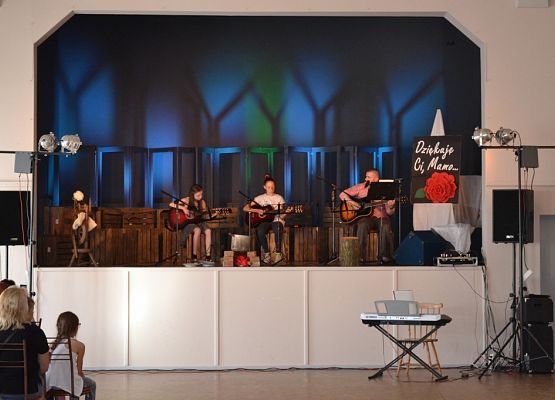 Grafika 19: Dzień Matki w Gminnym Ośrodku Kultury