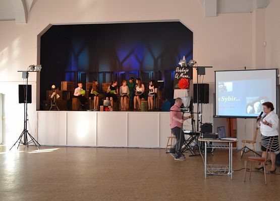 Grafika 32: Dzień Matki w Gminnym Ośrodku Kultury