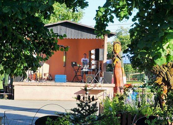 Grafika 13: Festyn pod "Strusiem"