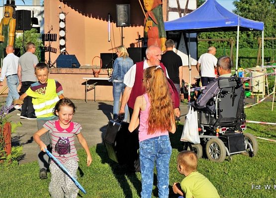 Grafika 15: Festyn pod "Strusiem"