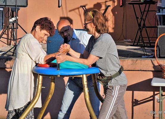 Grafika 16: Festyn pod "Strusiem"