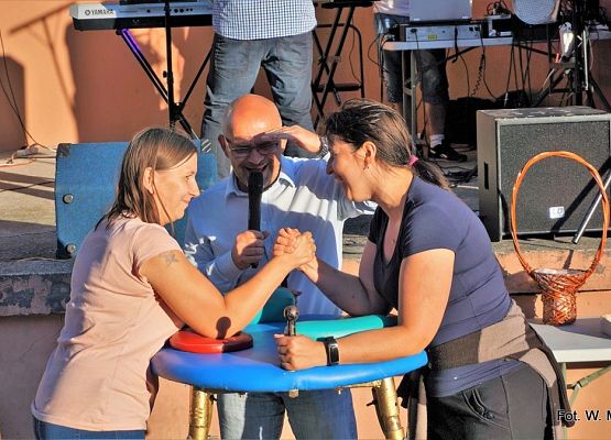 Grafika 17: Festyn pod "Strusiem"