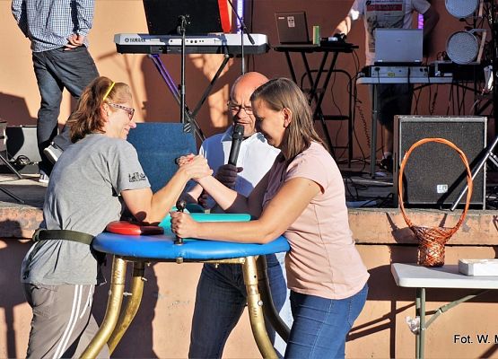 Grafika 21: Festyn pod "Strusiem"