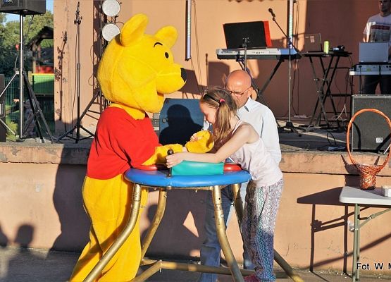 Grafika 30: Festyn pod "Strusiem"