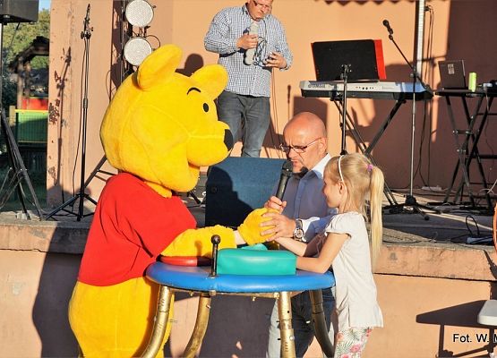 Grafika 34: Festyn pod "Strusiem"