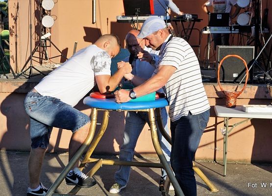 Grafika 35: Festyn pod "Strusiem"