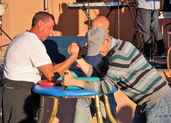 Grafika 36: Festyn pod "Strusiem"