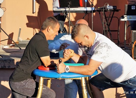 Grafika 38: Festyn pod "Strusiem"