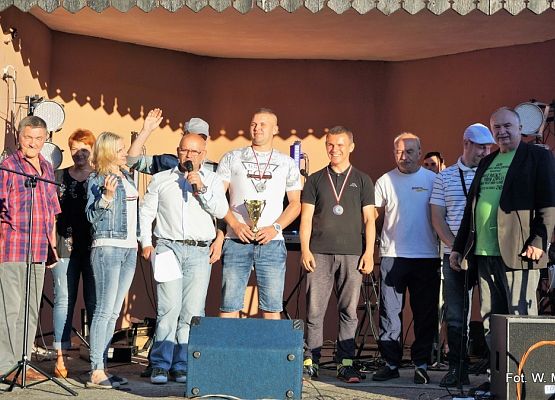 Grafika 41: Festyn pod "Strusiem"