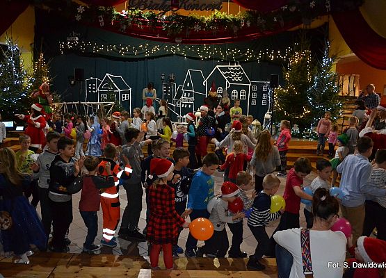 Grafika 13: Mikołajowe spotkanie w Nowej Wsi Lęborskiej.