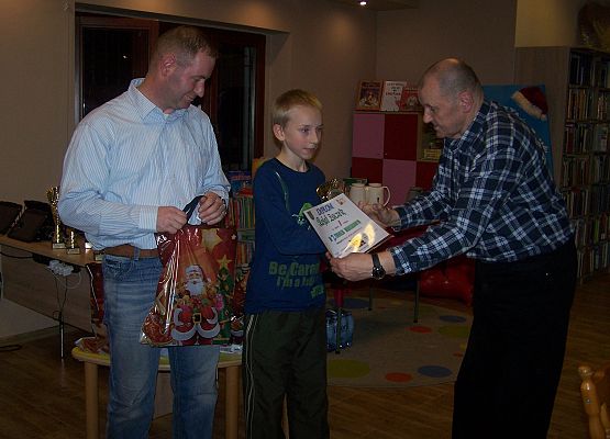 Grafika 7: RAFAŁ ŻACZEK, ARTUR GRANDICKI i JANUSZ MAŁOSZYCKI zwycięzcami II Turnieju Warcabowego