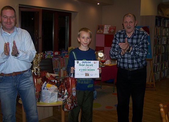 Grafika 8: RAFAŁ ŻACZEK, ARTUR GRANDICKI i JANUSZ MAŁOSZYCKI zwycięzcami II Turnieju Warcabowego