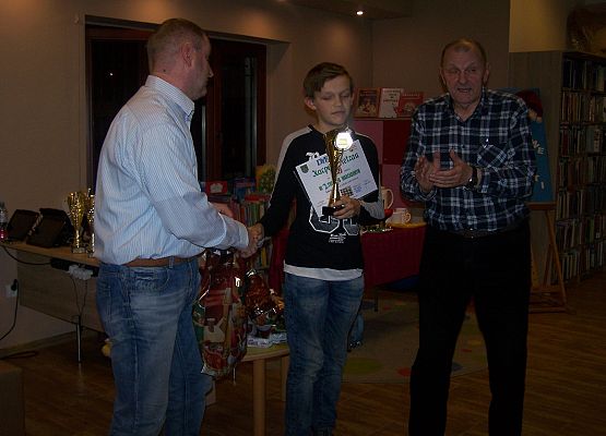 Grafika 11: RAFAŁ ŻACZEK, ARTUR GRANDICKI i JANUSZ MAŁOSZYCKI zwycięzcami II Turnieju Warcabowego