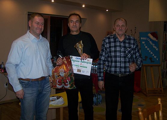 Grafika 20: RAFAŁ ŻACZEK, ARTUR GRANDICKI i JANUSZ MAŁOSZYCKI zwycięzcami II Turnieju Warcabowego