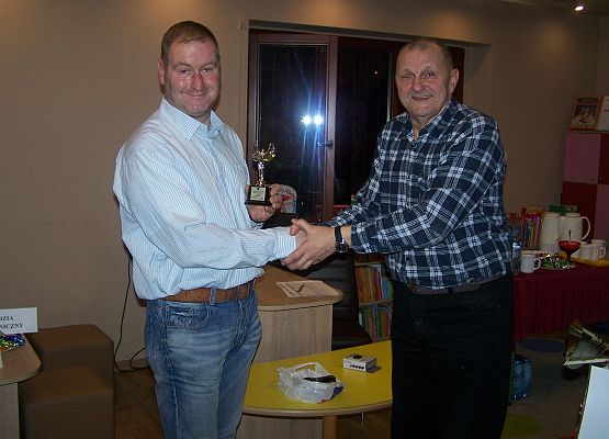 Grafika 22: RAFAŁ ŻACZEK, ARTUR GRANDICKI i JANUSZ MAŁOSZYCKI zwycięzcami II Turnieju Warcabowego