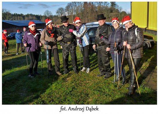 Grafika 2: Pierwszego  grudnia zapraszamy na VI Mikołajowy  Nordic Walking  Nowa Wieś Lęborska w Obliwicach ;  7,7 km ; czas przejścia ok. 1 godz. 20min.