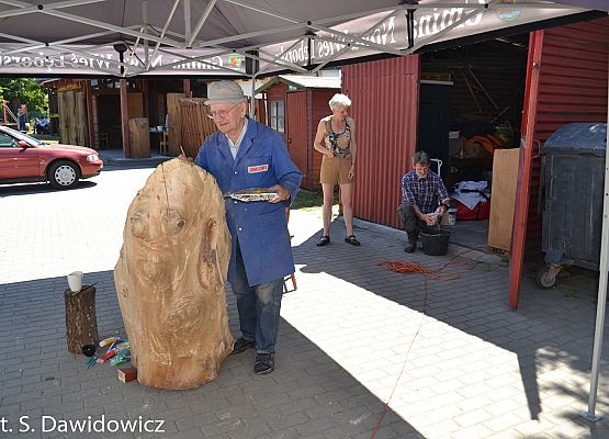 Grafika 21: Plener rzeźbiarsko - malarski "Martwa natura"