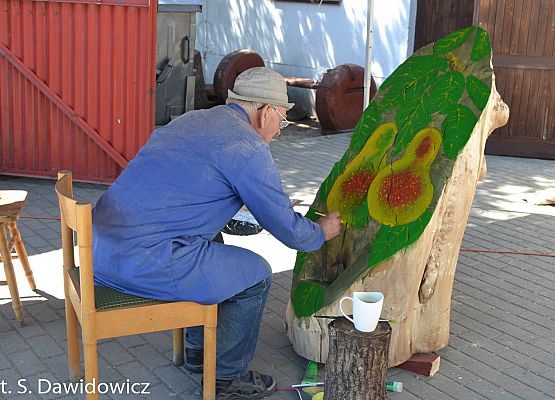 Grafika 25: Plener rzeźbiarsko - malarski "Martwa natura"