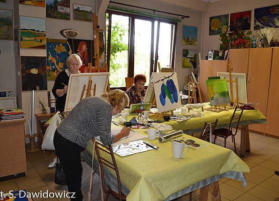 Grafika 1: Plener rzeźbiarsko - malarski "Martwa natura"