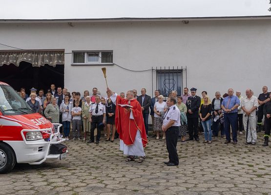 Grafika 3: Uroczyste przekazanie nowego wozu strażackiego dla OSP Pogorszewo
