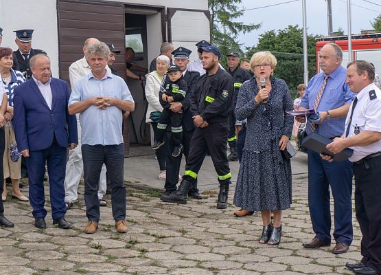 Grafika 4: Uroczyste przekazanie nowego wozu strażackiego dla OSP Pogorszewo