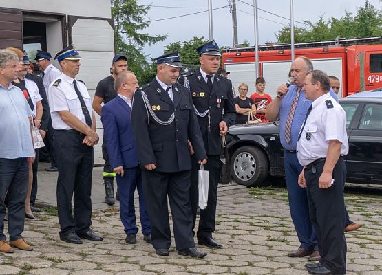 Grafika 8: Uroczyste przekazanie nowego wozu strażackiego dla OSP Pogorszewo