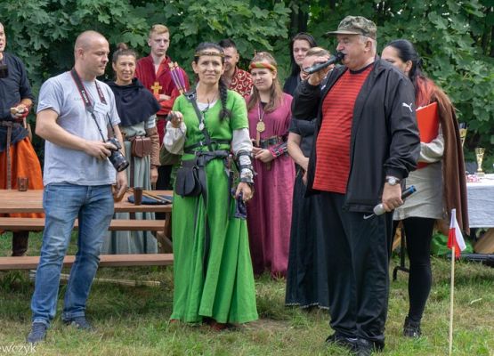 Grafika 26: FESTYN EKOLOGICZNO – HISTORYCZNY „BIESIADA EKOLOGICZNA” X Pomorski Turniej Rycerzy Łuczników VII Grand Prix Nordic Walking o Puchar Wójta Gminy Nowa Wieś Lęborska.