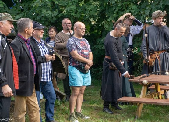 Grafika 27: FESTYN EKOLOGICZNO – HISTORYCZNY „BIESIADA EKOLOGICZNA” X Pomorski Turniej Rycerzy Łuczników VII Grand Prix Nordic Walking o Puchar Wójta Gminy Nowa Wieś Lęborska.