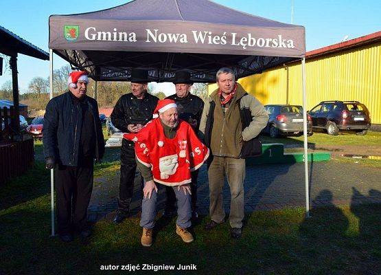 Grafika 5: Pierwszego  grudnia zapraszamy na VI Mikołajowy  Nordic Walking  Nowa Wieś Lęborska w Obliwicach