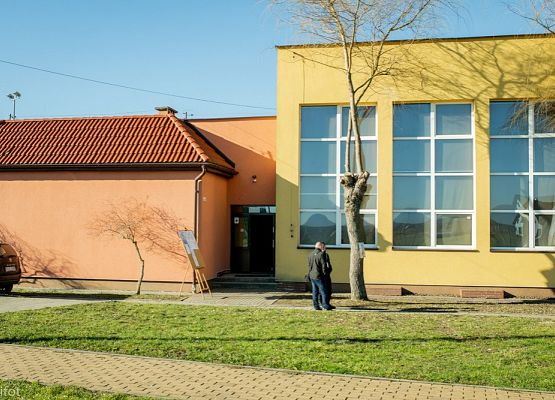 Grafika 95: III NOWOWIEJSKI POKAZ GOŁĘBII RASOWYCH I DROBIU RASOWEGO - FOTORELACJA WIFOT