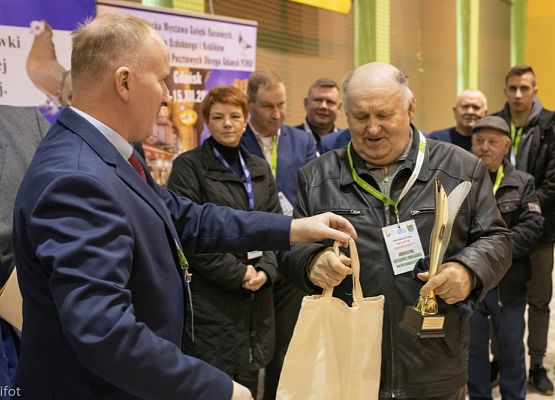 Grafika 132: III NOWOWIEJSKI POKAZ GOŁĘBII RASOWYCH I DROBIU RASOWEGO - FOTORELACJA WIFOT